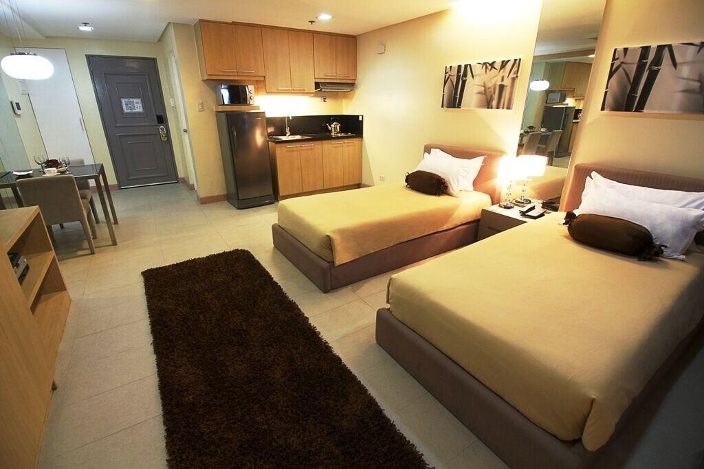 Bsa Twin Towers Aparthotel Mandaluyong Exterior photo