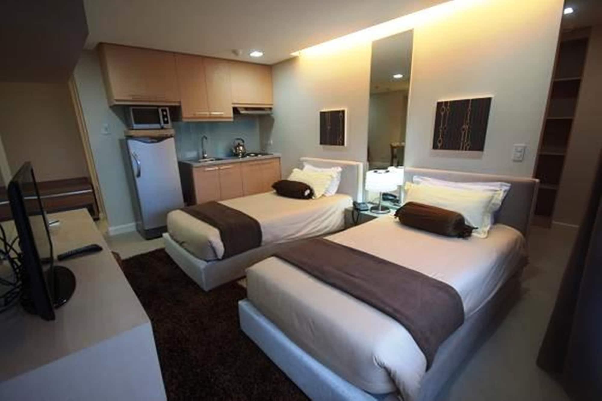 Bsa Twin Towers Aparthotel Mandaluyong Exterior photo