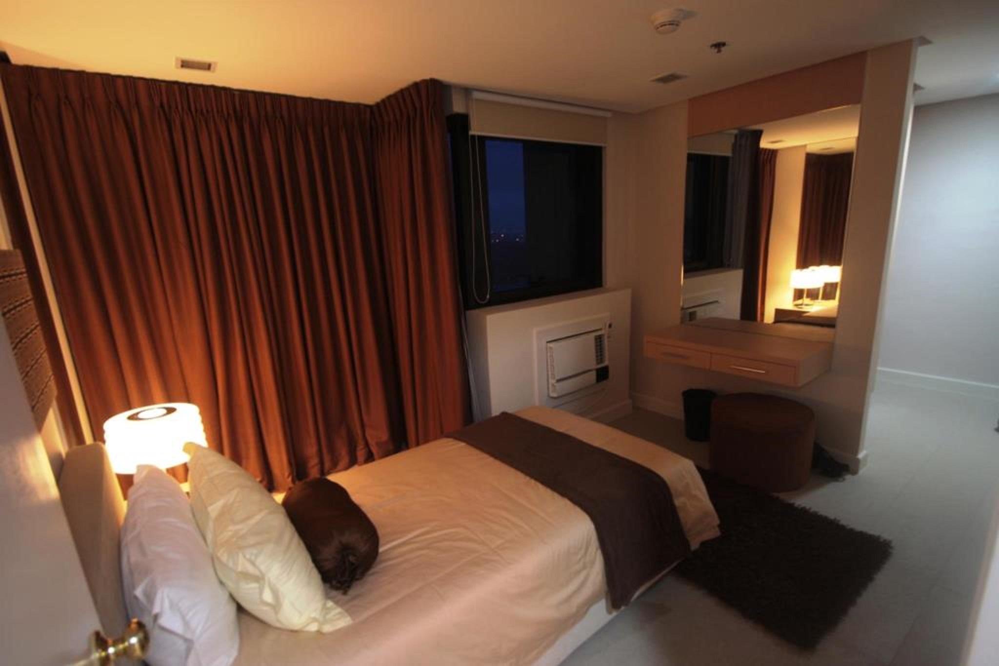 Bsa Twin Towers Aparthotel Mandaluyong Exterior photo