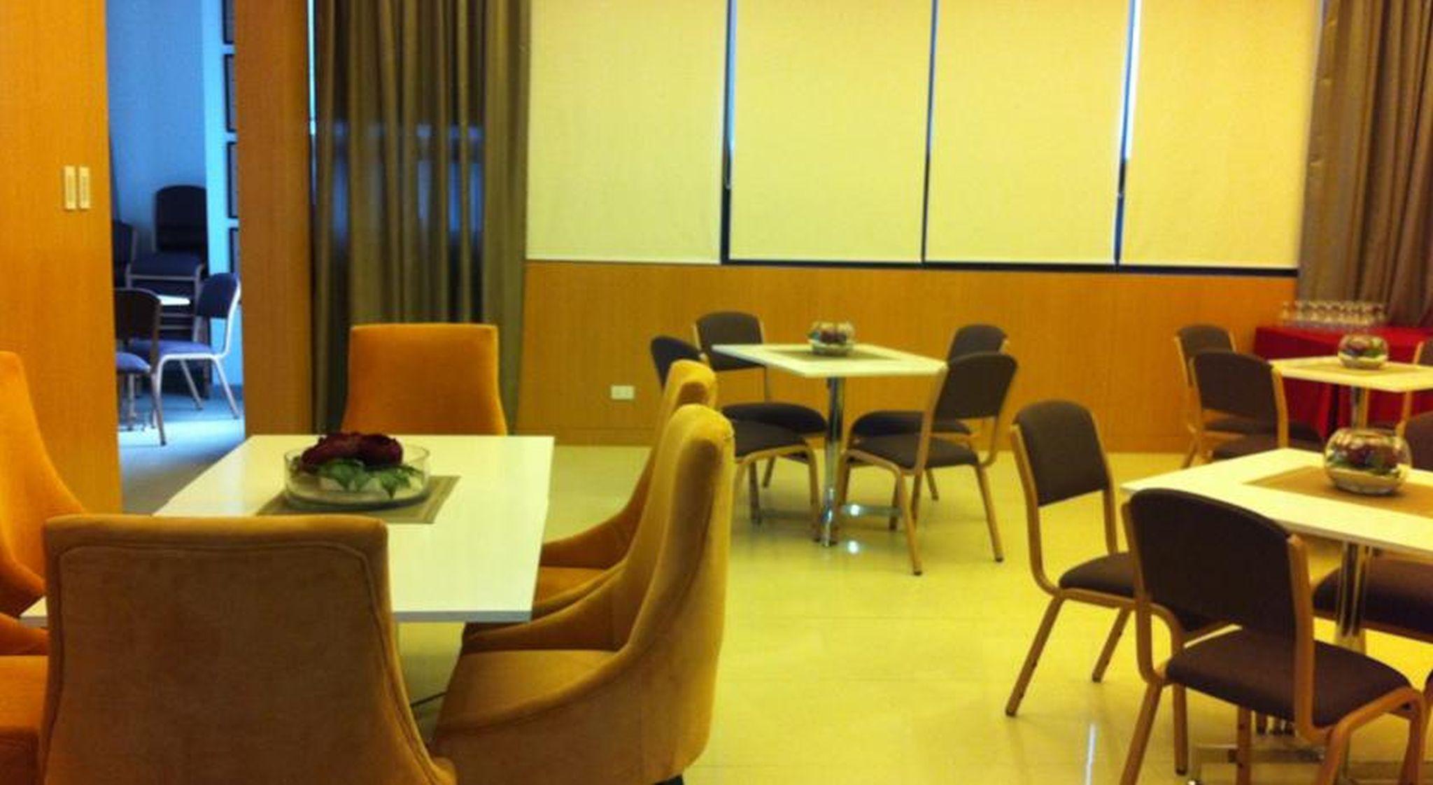 Bsa Twin Towers Aparthotel Mandaluyong Exterior photo