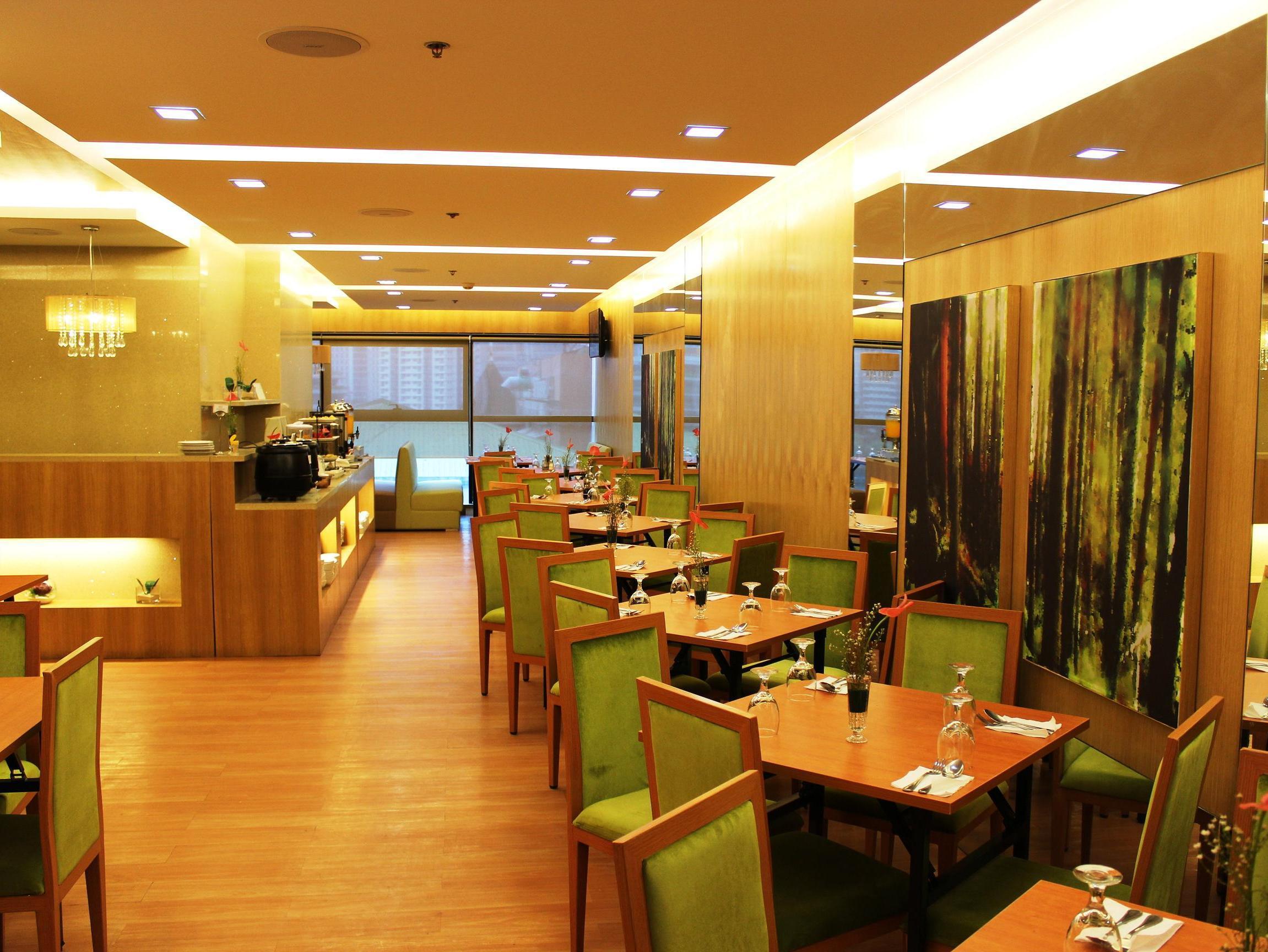 Bsa Twin Towers Aparthotel Mandaluyong Exterior photo