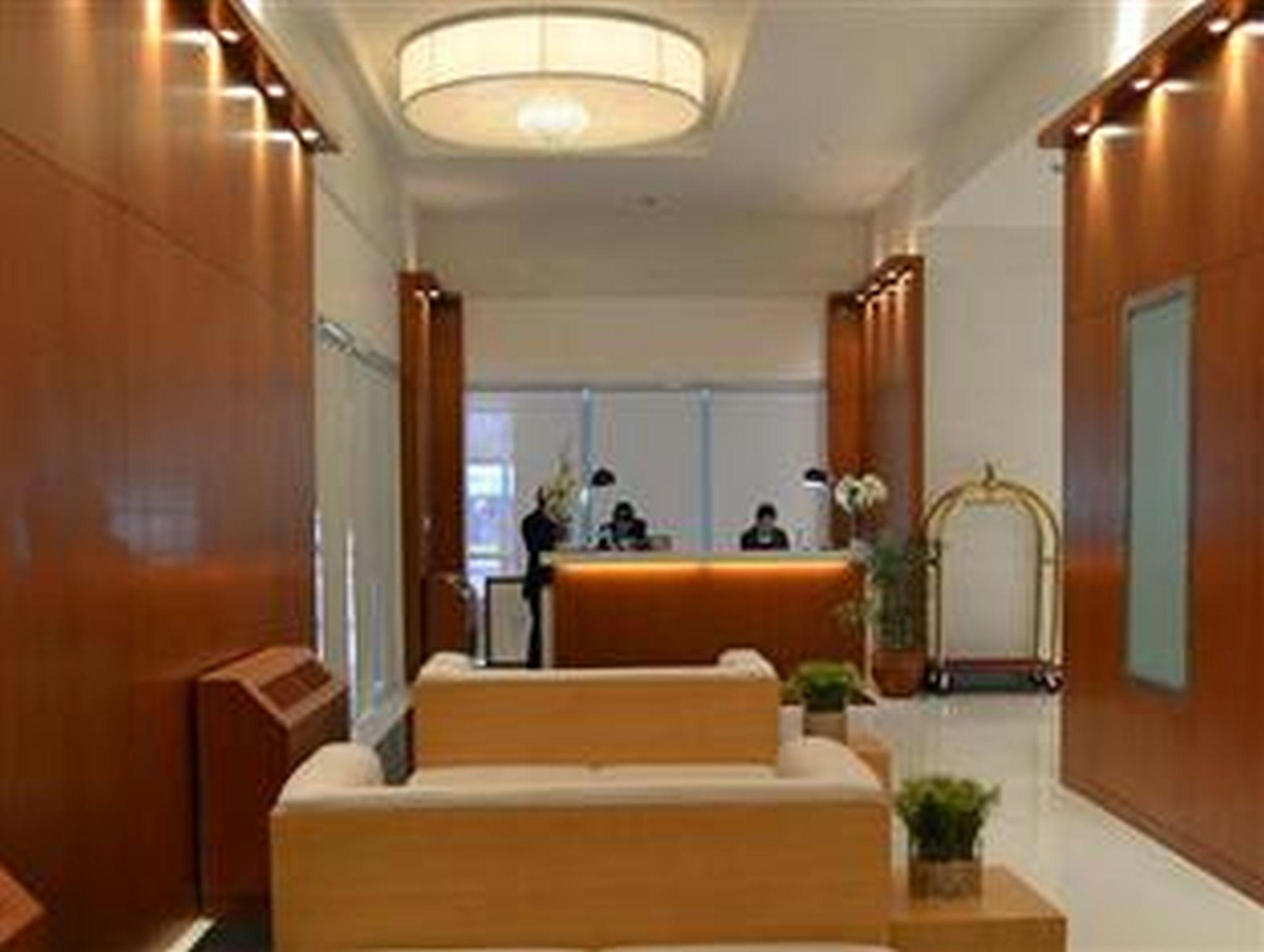 Bsa Twin Towers Aparthotel Mandaluyong Exterior photo