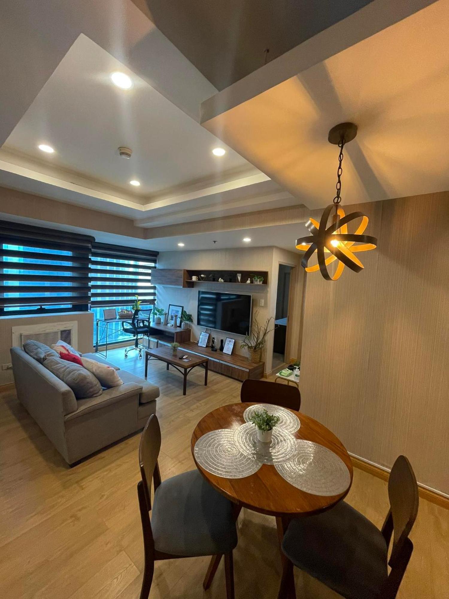 Bsa Twin Towers Aparthotel Mandaluyong Exterior photo