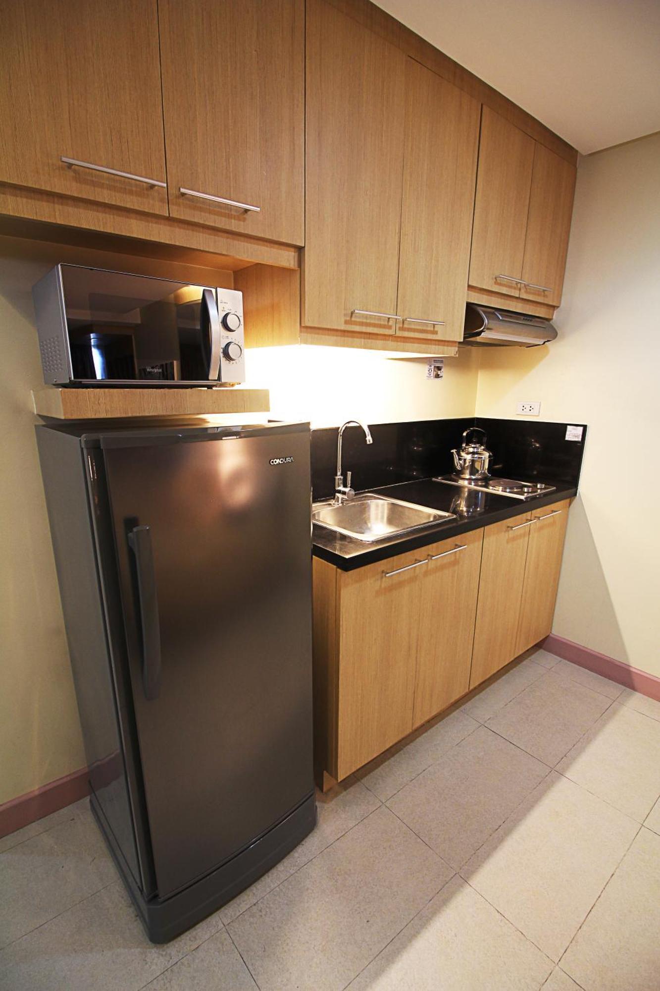 Bsa Twin Towers Aparthotel Mandaluyong Exterior photo