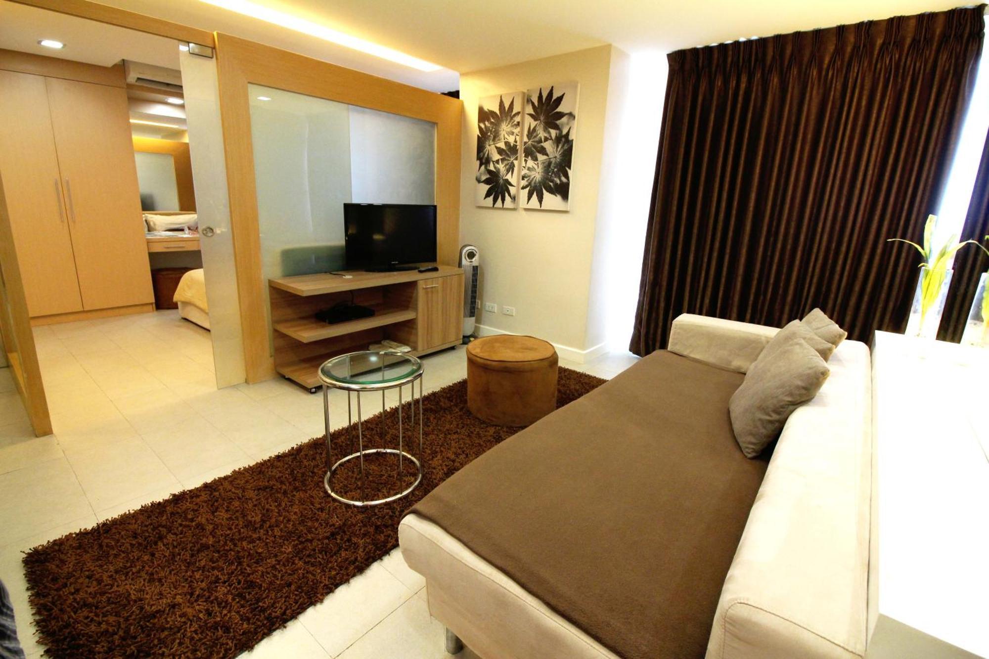 Bsa Twin Towers Aparthotel Mandaluyong Exterior photo