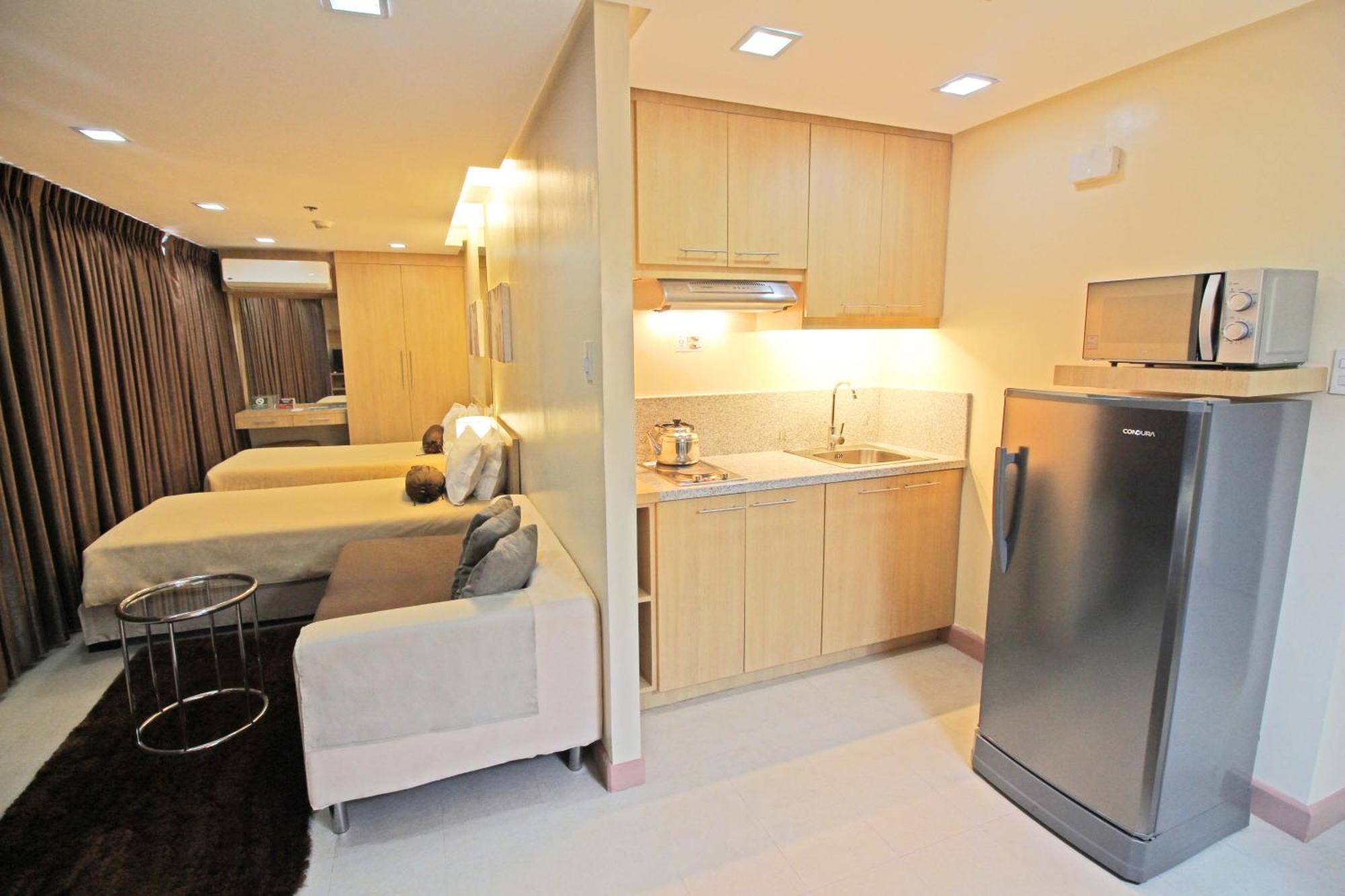 Bsa Twin Towers Aparthotel Mandaluyong Exterior photo