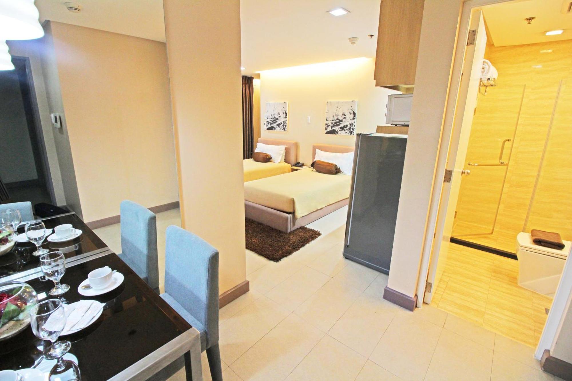 Bsa Twin Towers Aparthotel Mandaluyong Exterior photo