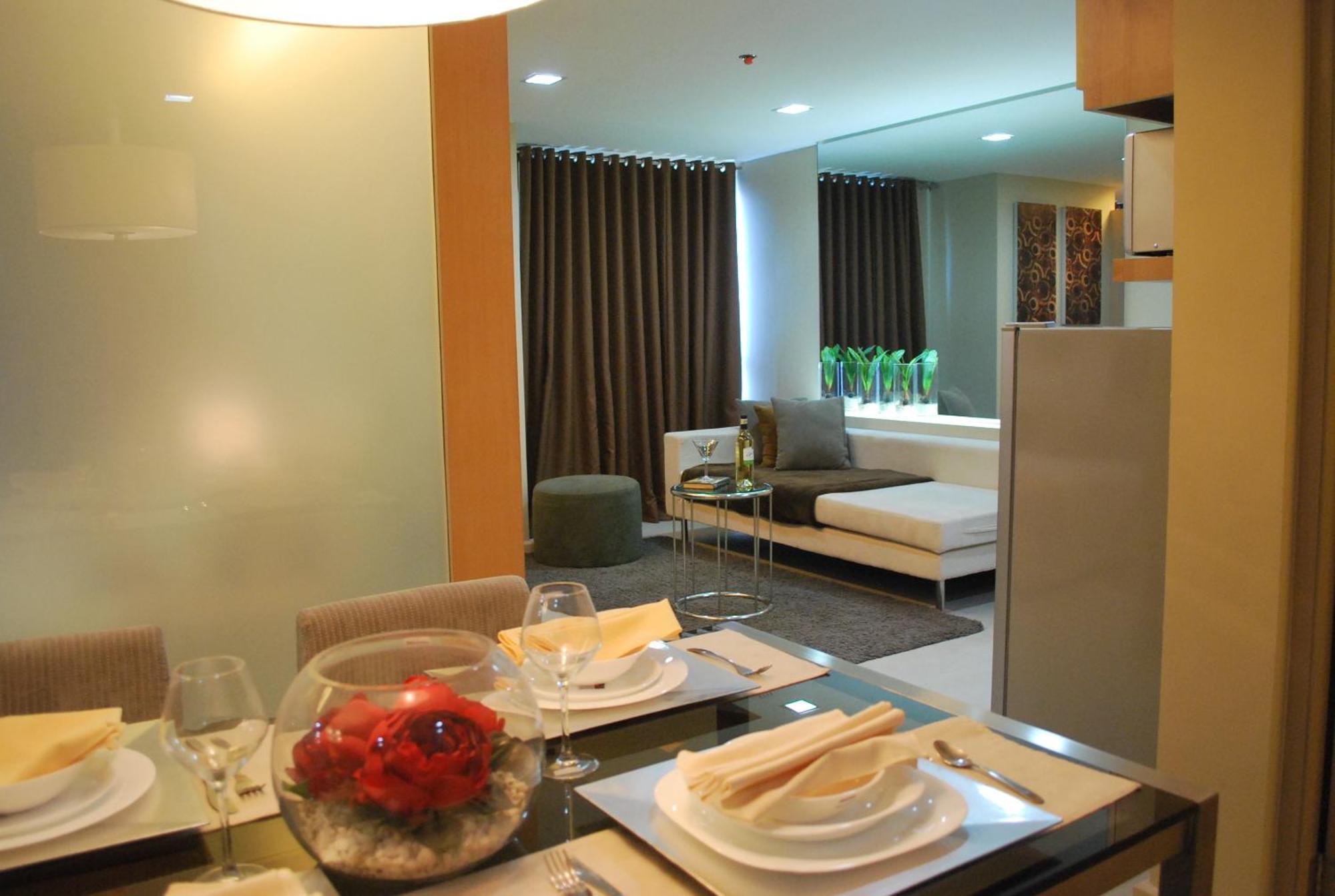 Bsa Twin Towers Aparthotel Mandaluyong Exterior photo