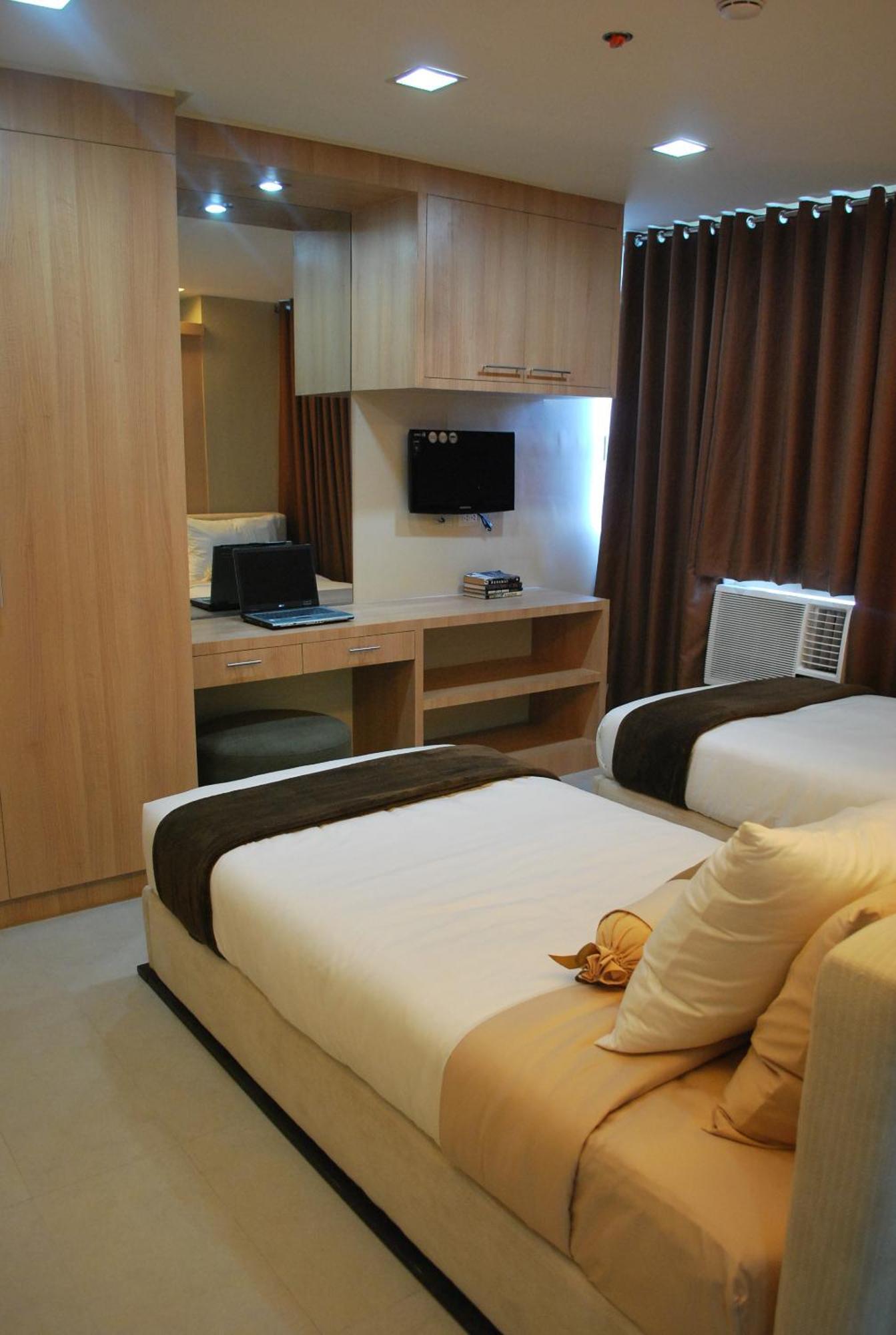 Bsa Twin Towers Aparthotel Mandaluyong Exterior photo