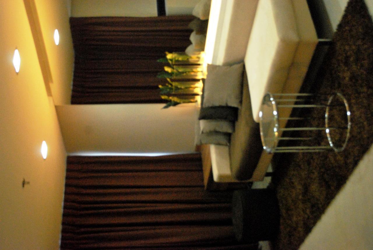 Bsa Twin Towers Aparthotel Mandaluyong Exterior photo